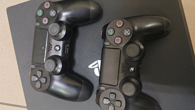 Дешево Sony playstation 4 pro 1tb з ломбарду
