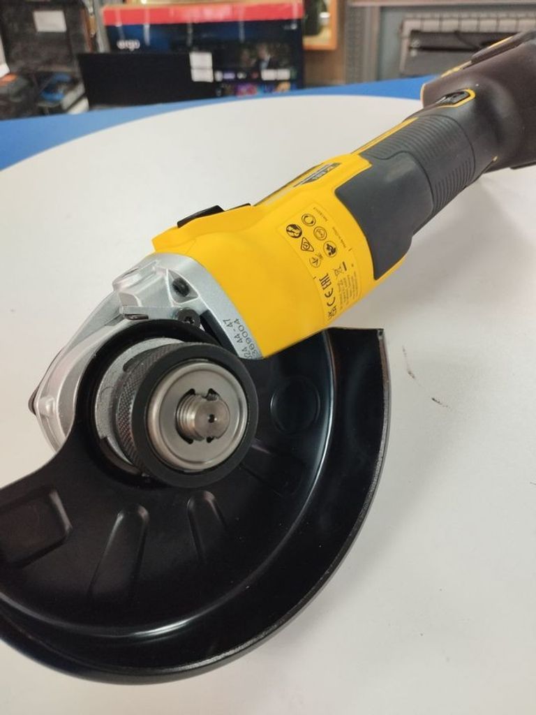 Распродажа Dewalt DCG405FN, продавец Техноскарб