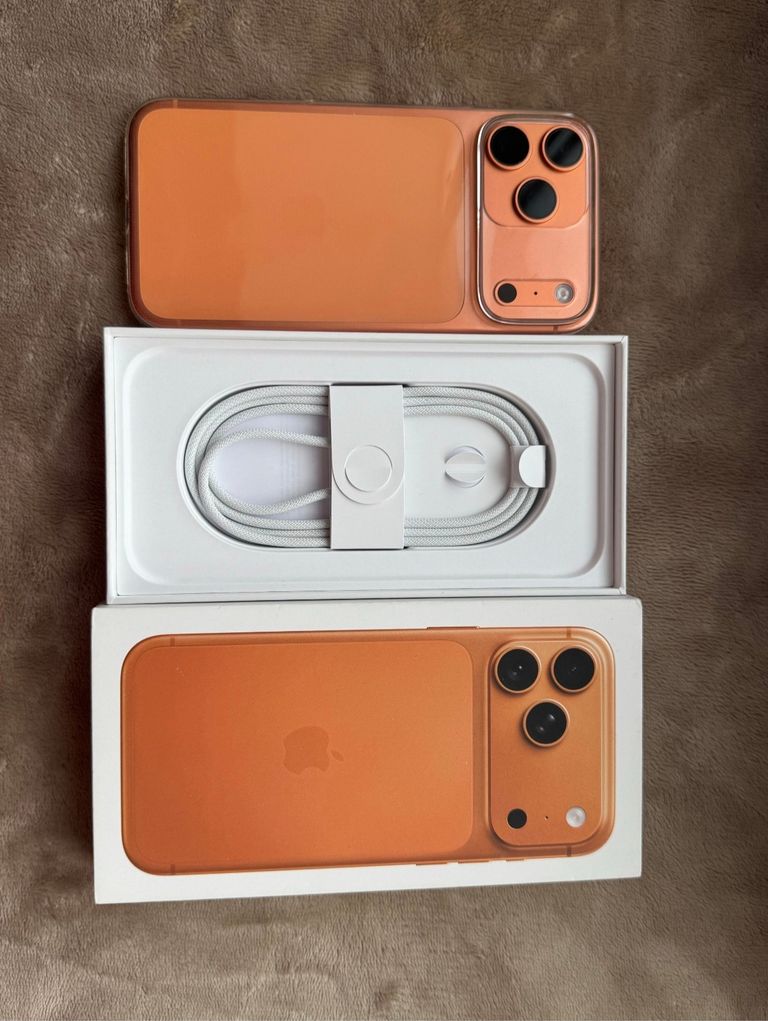 Оголошення Apple iPhone 17 Pro Max 256GB Cosmic Orange (MFYN4) Б/У