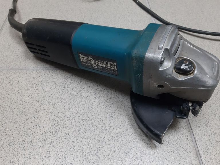 Дешиво Makita 9558HN с ломбарда