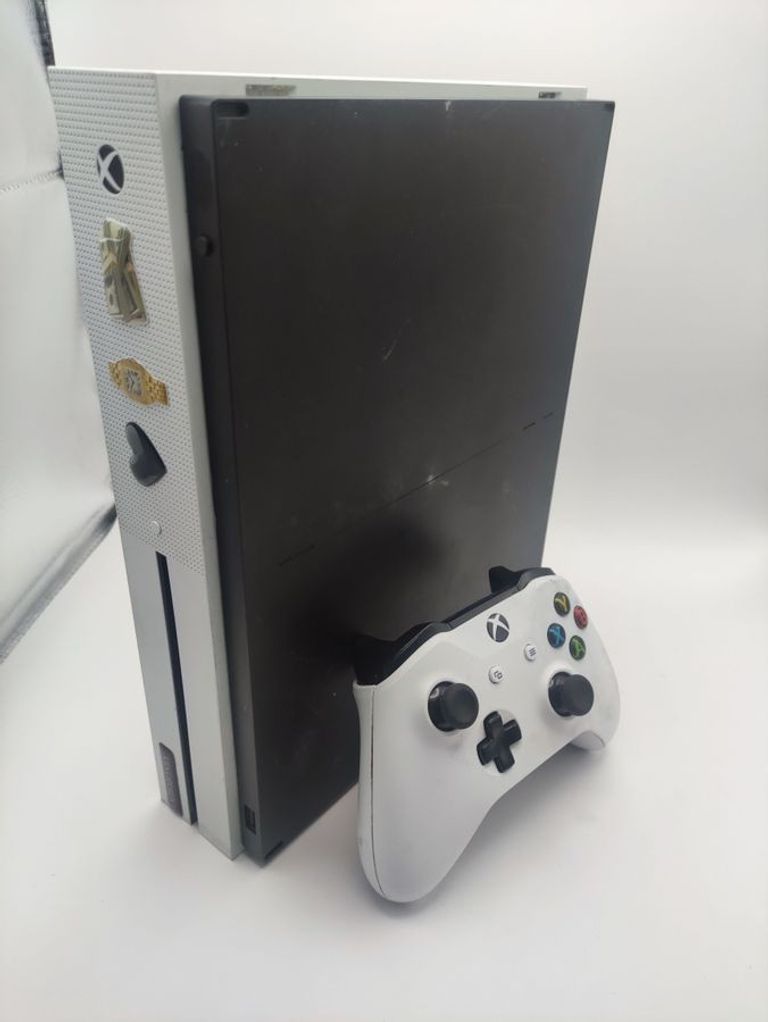 Дешево Microsoft Xbox One S 1TB з ломбарду