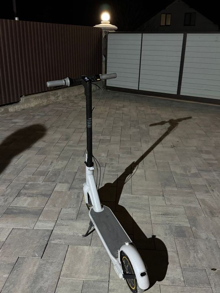 Дешиво Ninebot by Segway MAX G30LE (AA.00.0003.81) с ломбарда