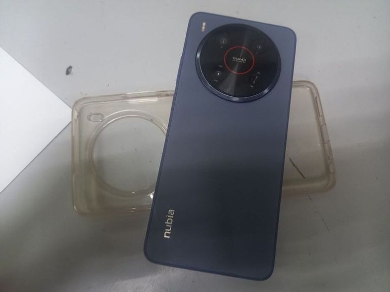 Купити Zte Nubia V70 Max 6/128GB Gray Б/У