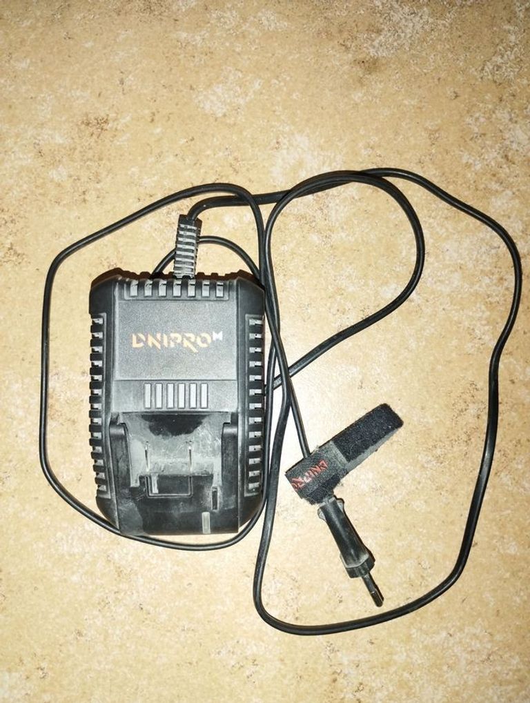 Дешево Dnipro-M cd-201hbc compact 1акб 4ah зп з ломбарду