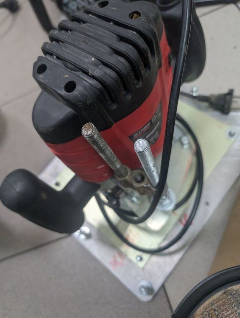 Дешево Stark ER 1600 Profi з ломбарду