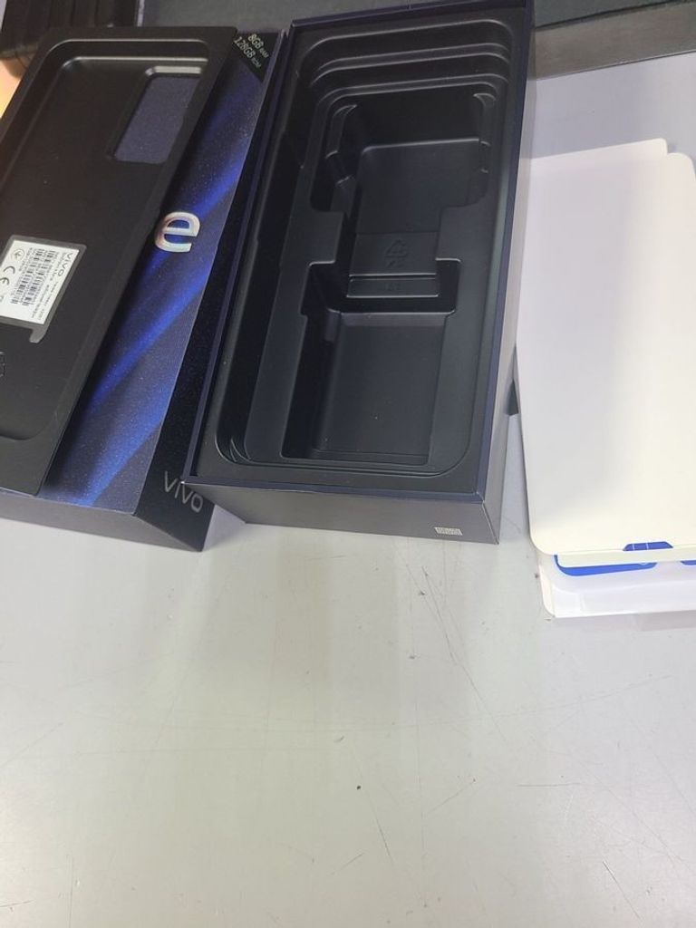 Купити Vivo v21e 8/128gb Б/У