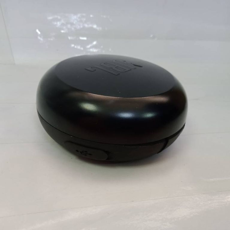 Оголошення Jbl free x white Б/У