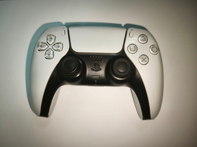 Купить Sony DualSense Black Б/У