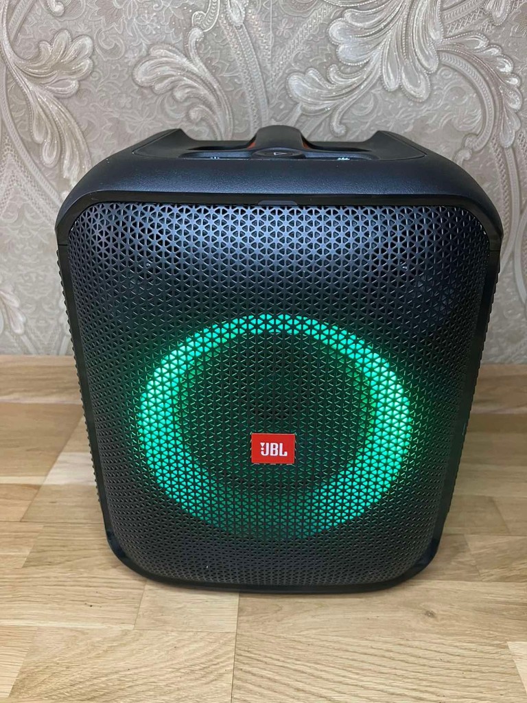 Дешево Jbl Partybox Encore Essential (JBLPBENCOREESS) з ломбарду