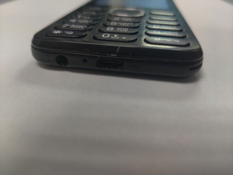 Дешево Nomi i2820 Black з ломбарду
