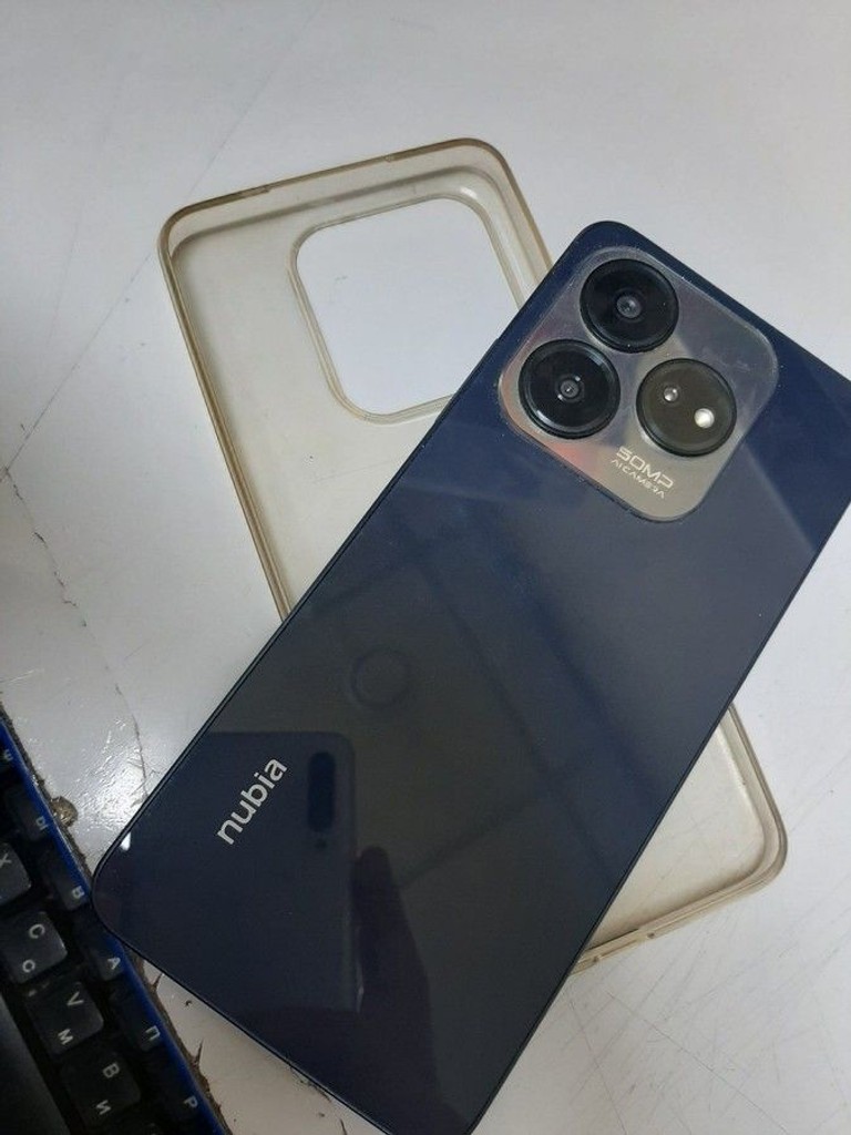 Дешево Zte Nubia V60 Design 6/256GB Purple з ломбарду
