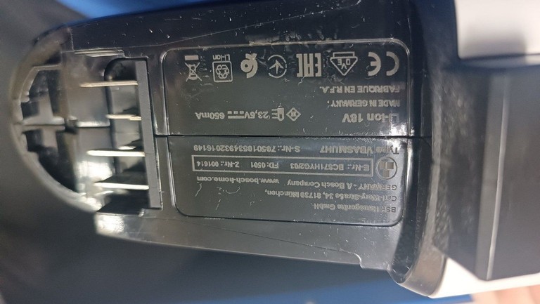 Дешево Bosch Unlimited 7 ProHygienic Aqua BCS71HYG2 з ломбарду