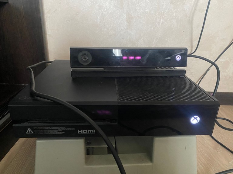 Купити Xbox one 500gb Б/У