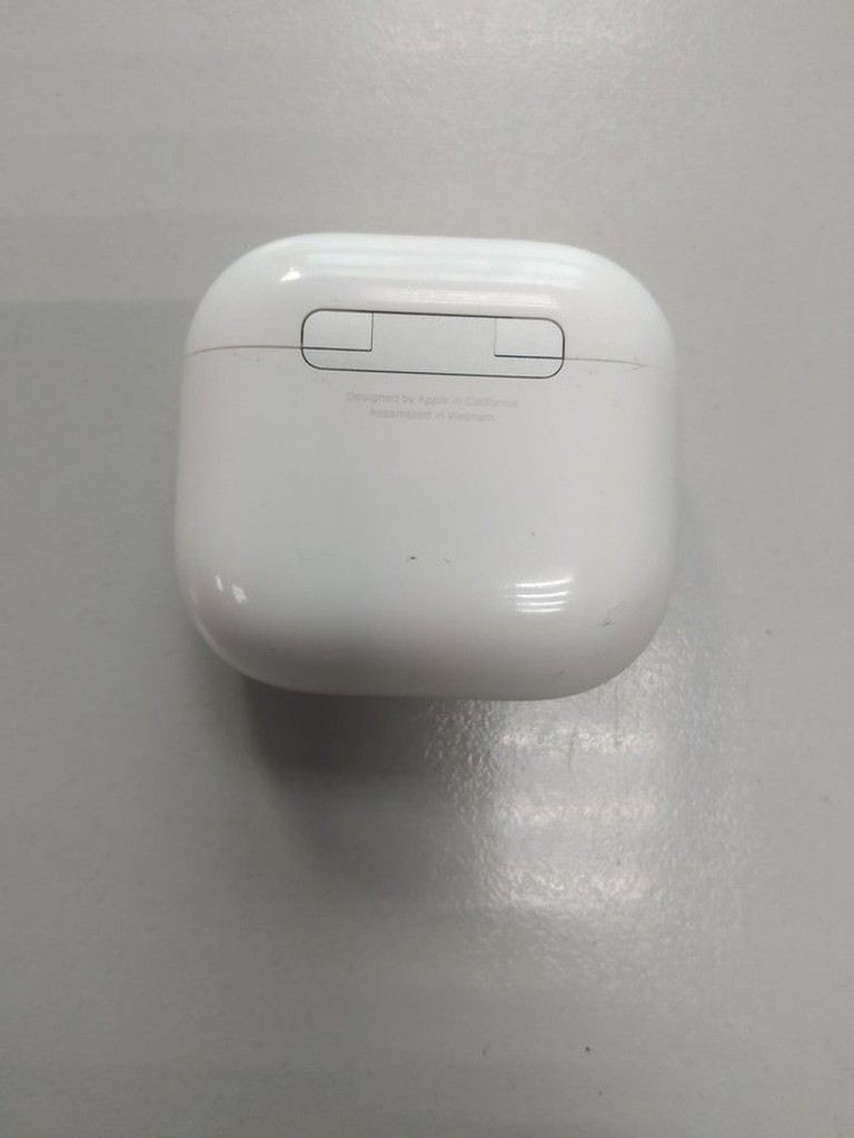 Дешево Apple airpods 4 with active noise cancellation з ломбарду