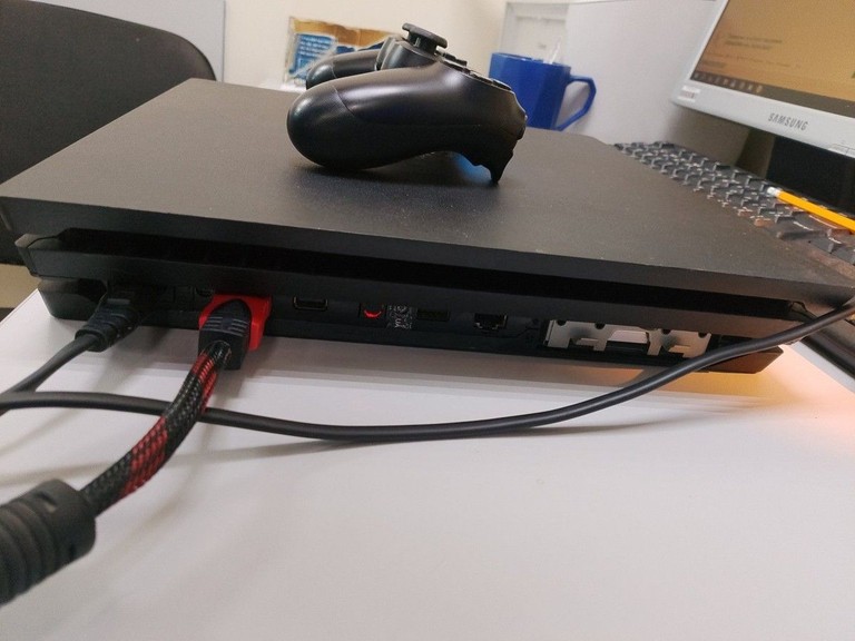 Оголошення Sony playstation 4 pro 1tb Б/У