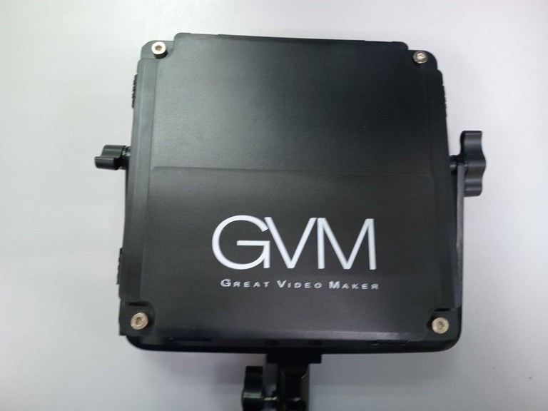 Дешево Gvm GVM 800D-RGB (3200-5600K) х2 з ломбарду