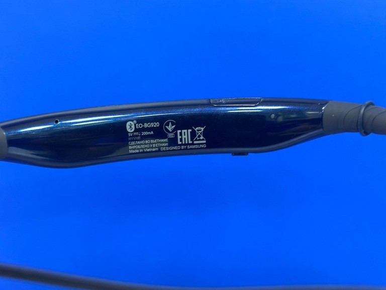 Дешиво Samsung level u (eo-bg920) с ломбарда