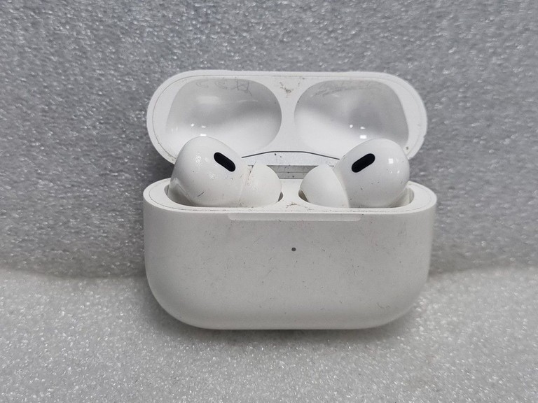 Купить Apple airpods pro 2nd generation with magsafe charging case usb-c Б/У
