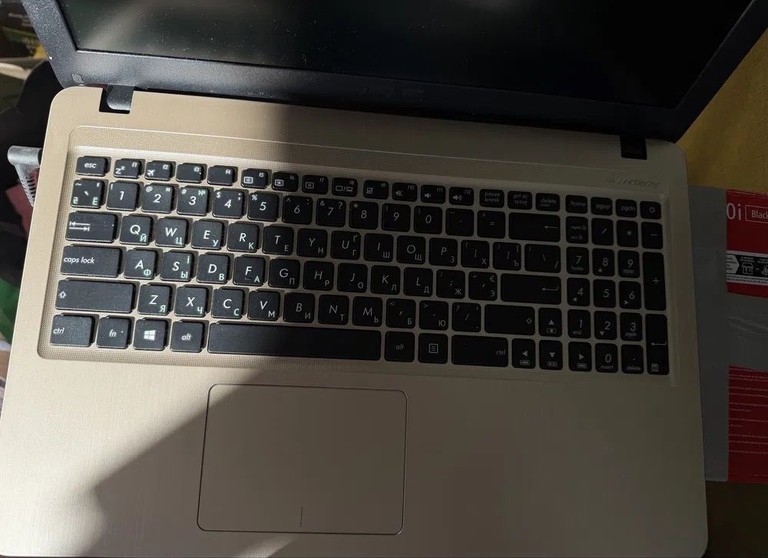 Дешево Asus Vivobook 15 X1504VA (X1504VA-BQ500) з ломбарду
