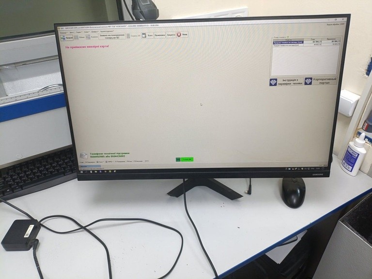 Дешиво Samsung f24t350fhi с ломбарда