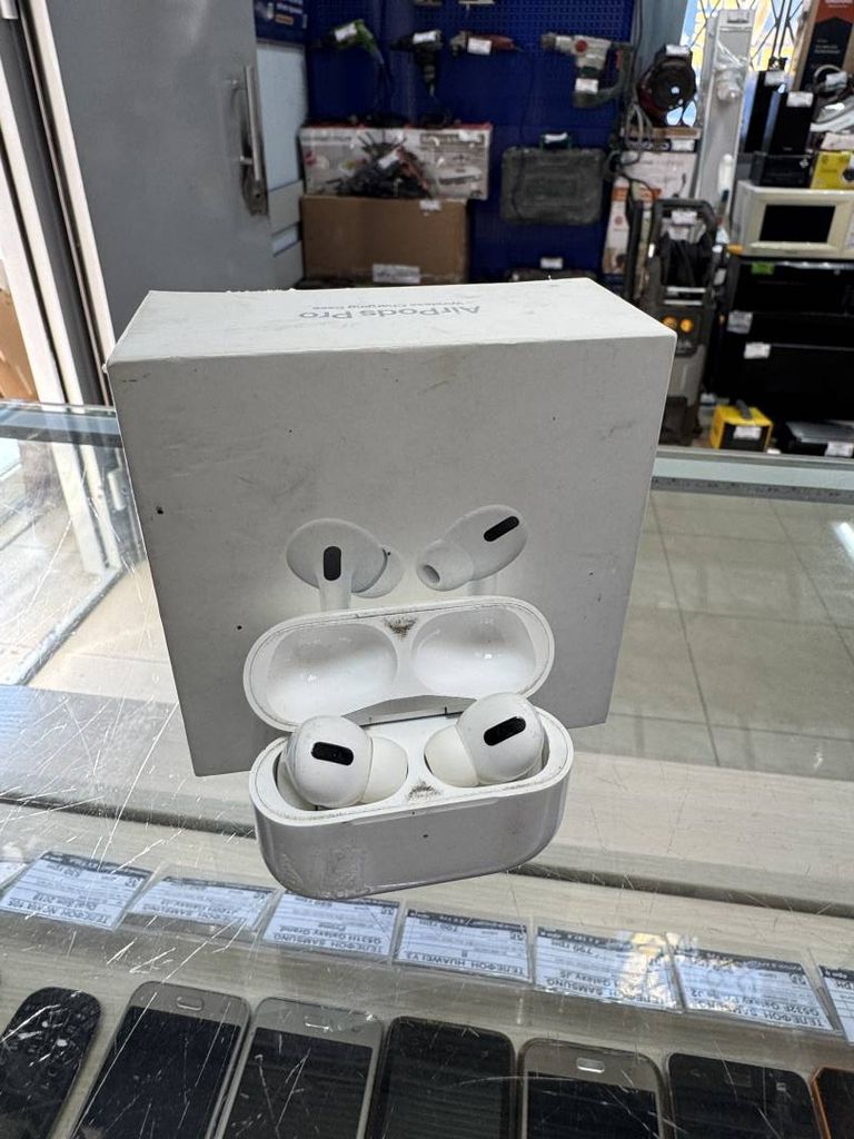 Apple AirPods Pro (MWP22)