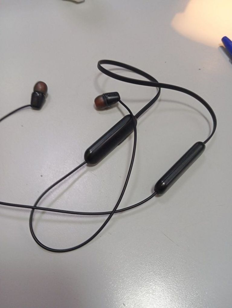 Оголошення Sony wi-c200 Б/У