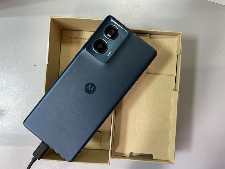 Розпродаж Motorola Edge 50 Fusion 8/256GB Forest Blue (PB3T0059), продавець Техноскарб