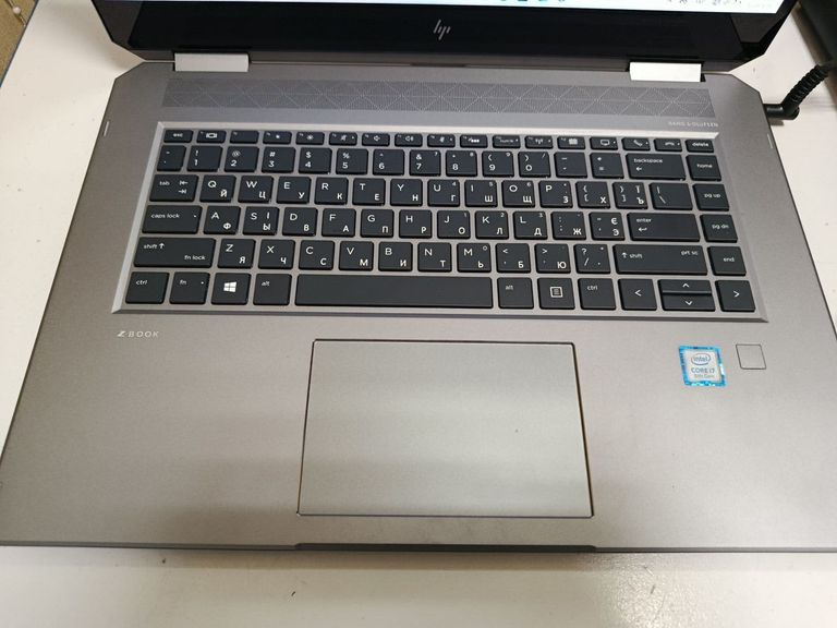 Дешево Hp 16/core i7 8750h ddr4/16gb ddr4/hdd *відсутній/ssd 500 gb/quadro p1000 4gb з ломбарду