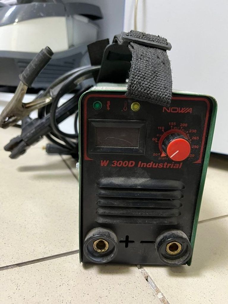 Дешево Nowa w 300 d з ломбарду