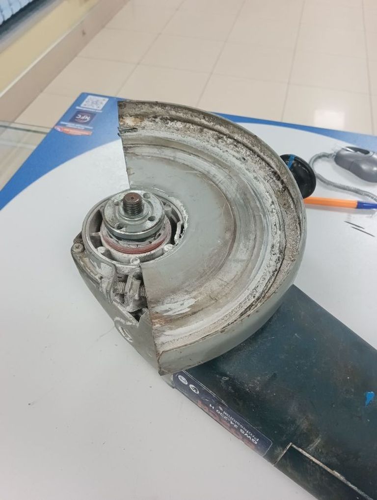 Дешево Bosch GWS 24-230 H (0601884103) з ломбарду