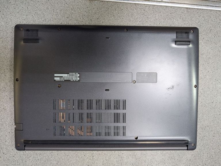 Дешево Acer 15/ryzen 3 5300u ddr4/8gb ddr4/ssd 512 gb/radeon rx640 2gb з ломбарду