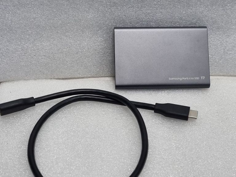 Купить Samsung T7 1 TB Red (MU-PC1T0R/WW) Б/У