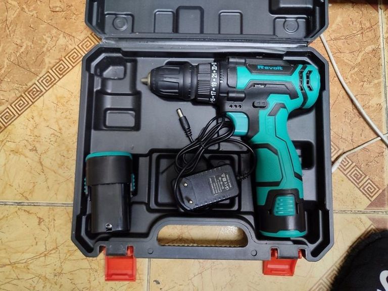 Купити Revolt cd 12 28q Б/У