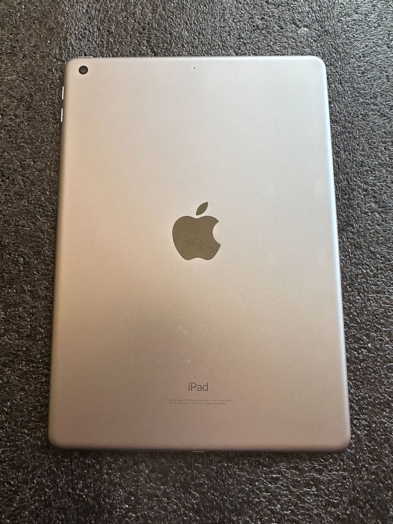 Купить Apple iPad 2018 32GB Wi-Fi Space Gray (MR7F2) Б/У