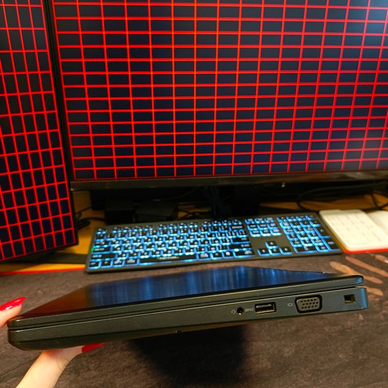 Ноутбук Dell Latitude 5495 AMD Ryzen 7 Pro 2700U DDR4 16GB 256GB M.2 SSD Vega 10 / 14 IPS FHD/Type-C Код:null. Зображення 8