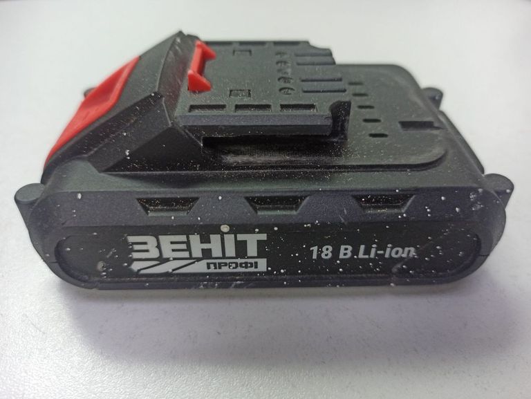 Дешево Зенит зша-18/2 li з ломбарду