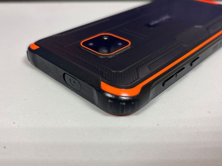 Дешиво Blackview BV4900 3/32GB Black с ломбарда