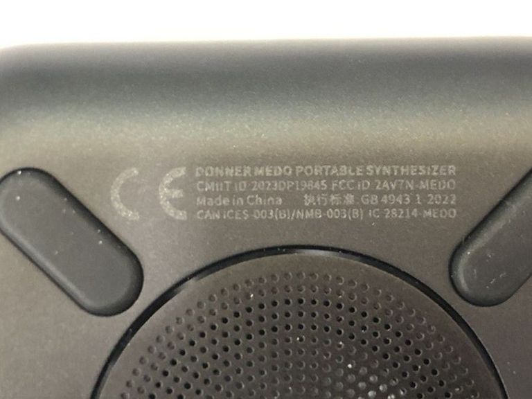 Дешиво Donner Music medo portable synthesizer-midi controller с ломбарда