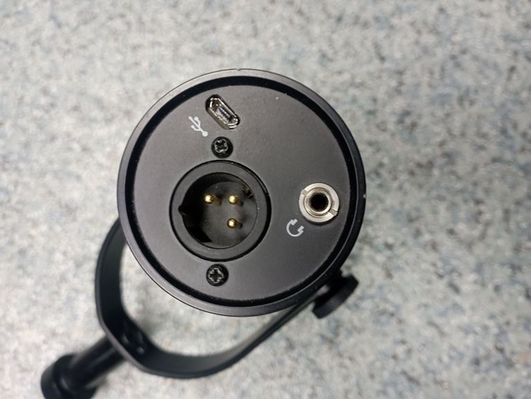 Распродажа Shure MV7, продавец Техноскарб