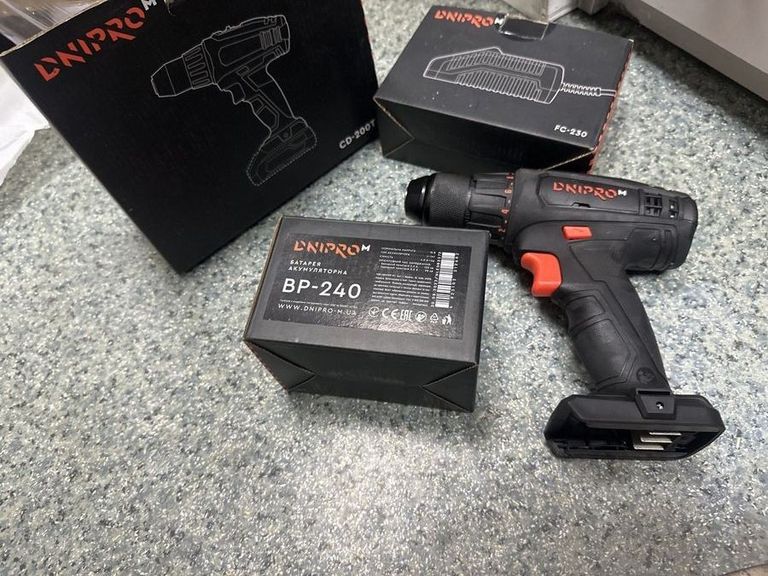 Оголошення Dnipro-M cd-200t 1акб 4ah зп Б/У