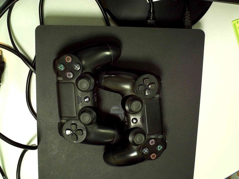 Купить Sony playstation 4 slim 500gb / 2 геймпади Б/У