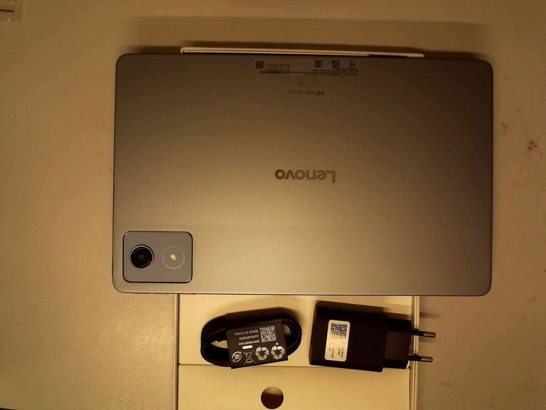 Дешево Lenovo Tab K11 Plus 8/256 WiFi Luna Grey (ZADS0145UA) з ломбарду