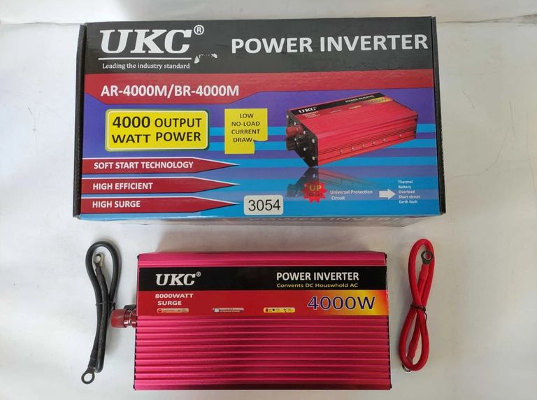 Купити Перетворювач напруги Power Inverter 4000W з 12V на 220 Б/У