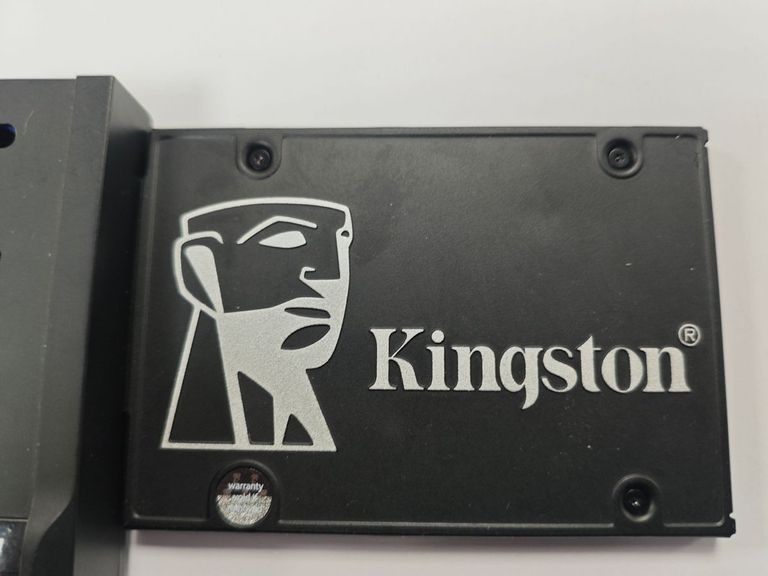 Купити Kingston kc600 256 gb Б/У