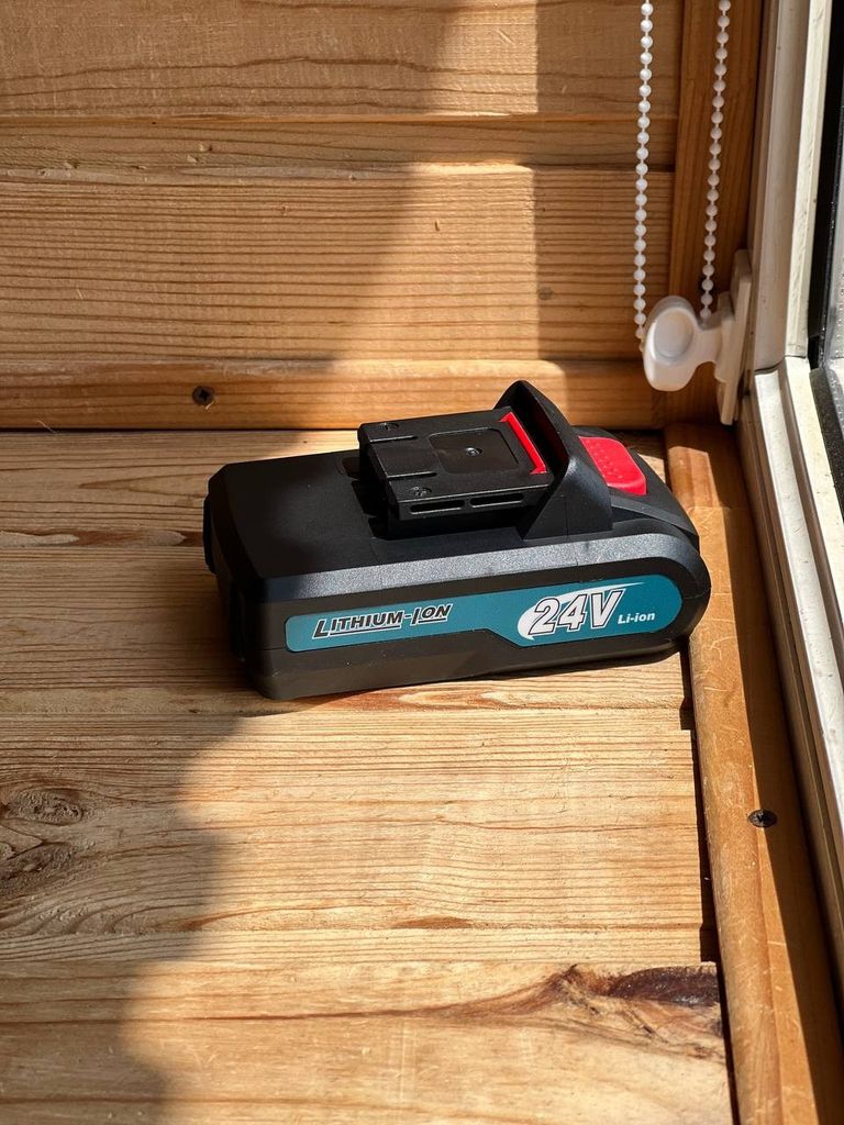 Дешево Greencell AGM 12V 24Ah з ломбарду