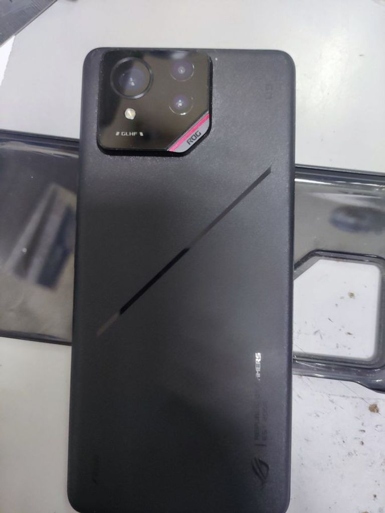 Дешево Asus ROG Phone 9 Pro 16/512GB Phantom Black з ломбарду