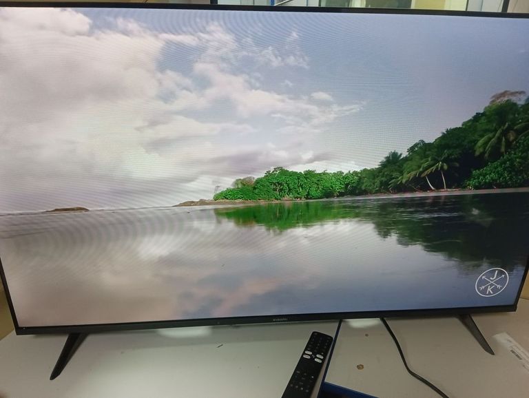 Купить HP EliteDisplay E272q (M1P04AA) Б/У