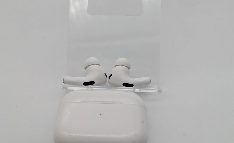Дешиво Apple airpods pro 2nd generation with magsafe charging case usb-c с ломбарда