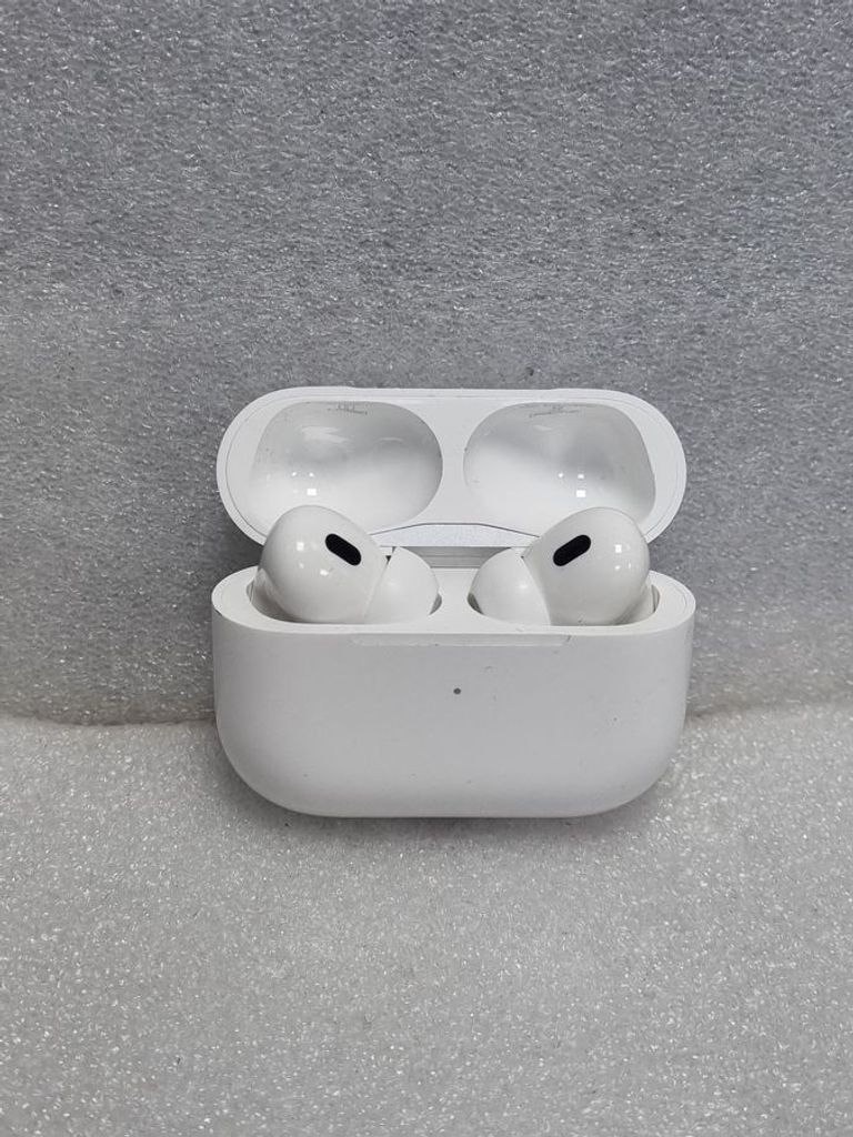 Купить Apple airpods pro 2nd generation with magsafe charging case usb-c Б/У