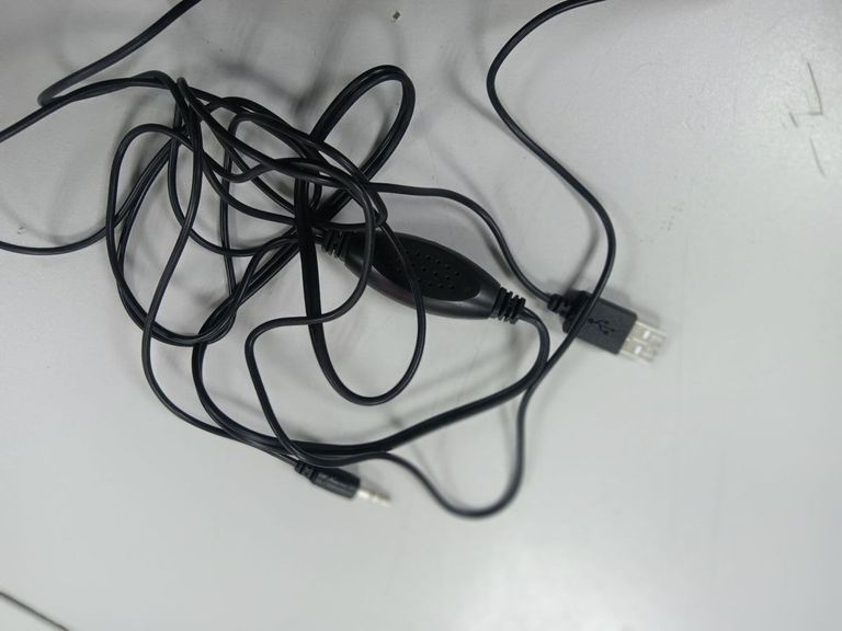 Дешиво Genius SP-HF180 Black с ломбарда